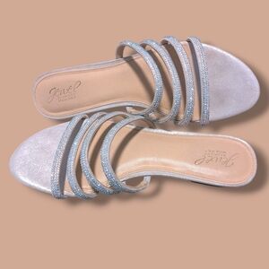 Badgley Mischka Silver Sparkly Rhinestone Strappy Slip-On Flat Sandals 10